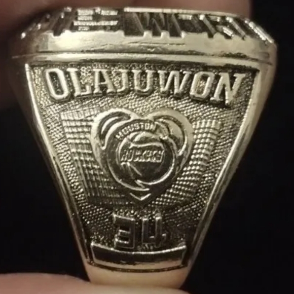 HAKEEM OLAJUWON SIZE 11 BACK TO BACK 1995 ROCKETS NBA CHAMPION RING,BOX & POSTER - Picture 13 of 17